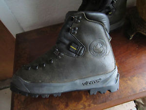 Vintage Never Used LA SPORTIVA Leather Mountaineering Hiking Boots Italy 42.5