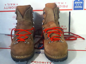 Vintage - Unworn Asolo Sport Backpacking Mountaineering Boots  –  Mens 10 / Wome