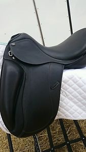 PDS Showtime Monoflap Black Leather XCH Dressage Saddle 17.5, MW