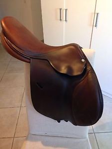 Butet French Jumping Saddle Brown 17"