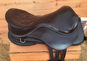 Freeform EnduroX Dressage 2for1 W/Panels Endurance Trail treeless saddle