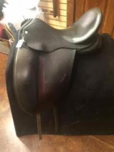 Pariani Buffalo Leather Dressage Saddle - 17" Seat Wide - Gently Used