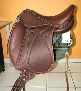 Brand New DEVOUCOUX "Makila" Dressage Saddle
