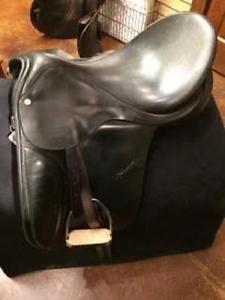 Smith Worthington Danzig Dressage Saddle - 17.5" Wide Gently Used