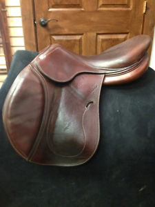 Antares 17.5" 3N Flap Close Contact Jump Saddle - Gently Used