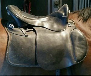 Endurance saddle english style black