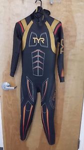 TYR Hurricane Freak of Nature Triathlon Wetsuit Men's Size S/M w/ Case