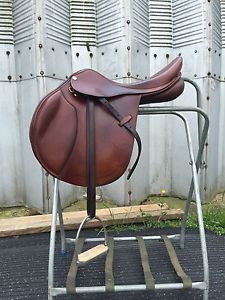 Pessoa Hunter Saddle 17"