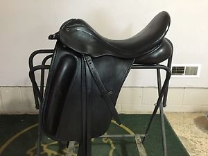 County Perfection 17.5 Wide Saddle