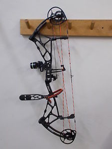 2015 Bear Arena 34 Black RH 70# Package or $750 Bare Bow