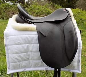 Gorgeous 17.5" King's Saddlery Dressage Saddle No 3 fit (medium-wide) King L@@K!