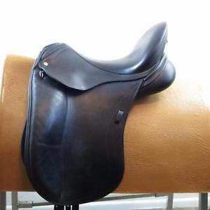 Schleese HK, Heike Kemmer Dressage Saddle 17.5"