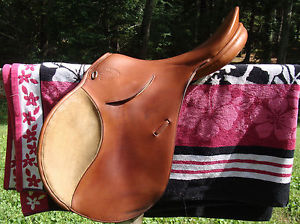 18" Kieffer monoflap jumping saddle