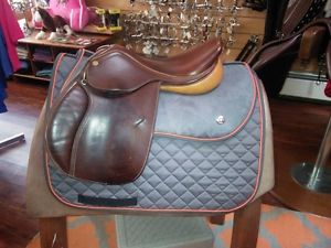 Collegiate Close Contact Saddle