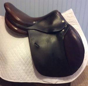 Arc de Triomphe 17" Close Contact Saddle