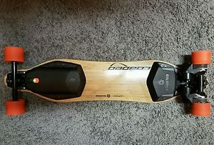 Boosted Board Dual + 2000W Electric Skateboard