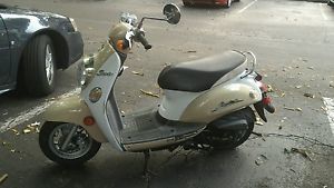 Kymco Santo 50cc Moped Scooter