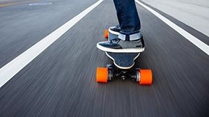 Boosted Dual+ 2000W Electric Skateboard Lithium Battery Motors Brakes