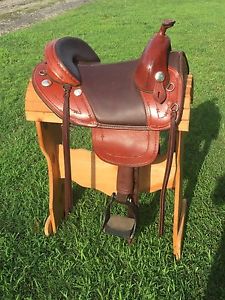 Bob Marshall Deluxe Endurance Treeless Saddle 14.5/15 Inch Seat Custom