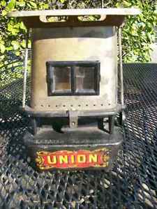 ANTIQUE UNION CAST IRON CAMPING COOK STOVE