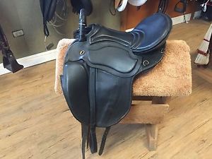 Trekker Luxus Treeless Saddle