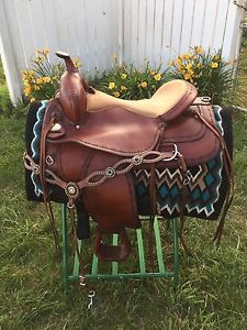 17 TexTan Hereford Tex Flex Trail Pleasure Saddle and Matching Breat Collar