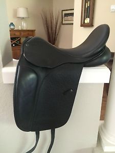 County Saddlery 17 1/2 WXW SR Connection PRICED TO SELL