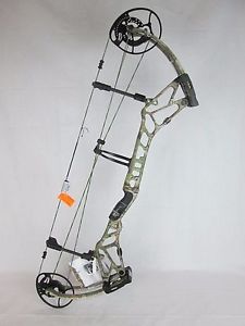 2016 Bear Archery BR33 Right Hand 55-70# Xtra Camo Compound Bow