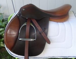 PESSOA English/Jump Show Saddle - AO / AMO - 16" - BEAUTIFUL!