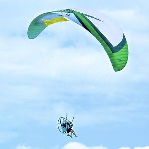 Paraglider Tandem ITV Manitoba ...