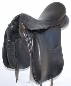 17" COUNTY DRESSAGE SADDLE (SO19742), FULL CALF LEATHER!! - XVD