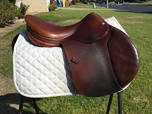 Devoucoux Biarritz 17" Saddle 2A Forward Flap - Lovely!