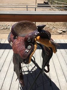 15.5" Circle Y Equation Saddle Excellent Used Condition SQHB