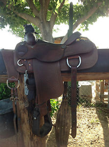 Larry Coates (Lazy L) Team Roping Saddle