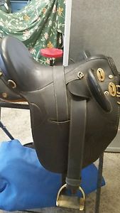 17" Wizzard Poley Australian Saddle