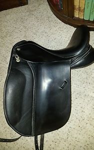 Frank Baines Omni Dressage Saddle