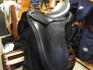 17.5 Wave Dressage Saddle By schleese