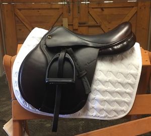 17" M. Toulouse Lucia II Close Contact Saddle