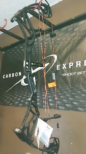 2016 BEAR ARCHERY BR33 70# COMPOUND BOW