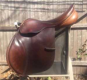 Butter-soft 17" County Stabilizer Saddle - Medium Tree. Fits everyone!