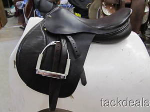 Schleese JES Ride Close Contact Jumping English Saddle 17" Lightly Used