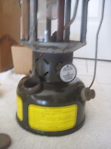 VTG 1965 COLEMAN MILITARY LANTERN W/ BOX SINGLE MANTLE #6260