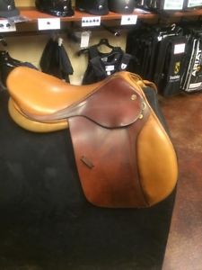 Beval Ltd Close Contact Saddle-17" Medium Tree -Gently Used