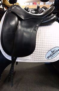 hold:Used Schleese Wave Dressage Saddle - Size 18" - Black