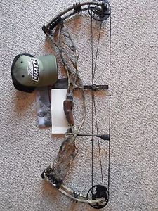 2016 Hoyt Defiant 34 Bow, RH, 60-70 lbs., 27-29" draw, Max-1 Camo