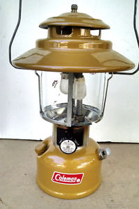 VERY NICE VINTAGE COLEMAN GOLD BOND LANTERN MODEL 228H MUSTARD YELLOW 2-74