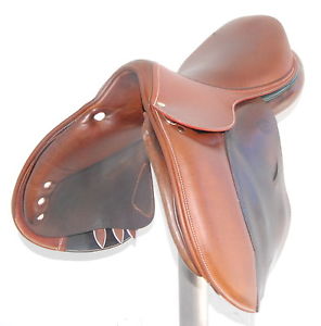 17.5" DEVOUCOUX OLDARA SADDLE (SO17851) VERY GOOD CONDITION!! - DWC