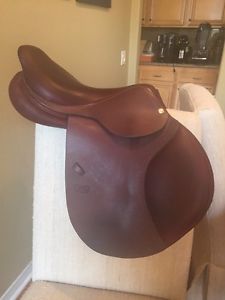 CWD Saddle 2015 17" SE02 Semi Deep Seat 2F Flap Excellent Condition