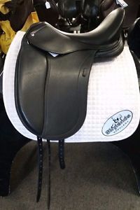 New! DEMO Schleese Wave Dressage Saddle - Size 18" - Black