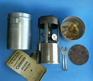 VINTAGE COLEMAN STOVE 520 B46  CAMPING POCKET STOVE